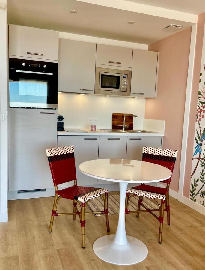 Large Studio Direct Access To The Beach Порнише Экстерьер фото