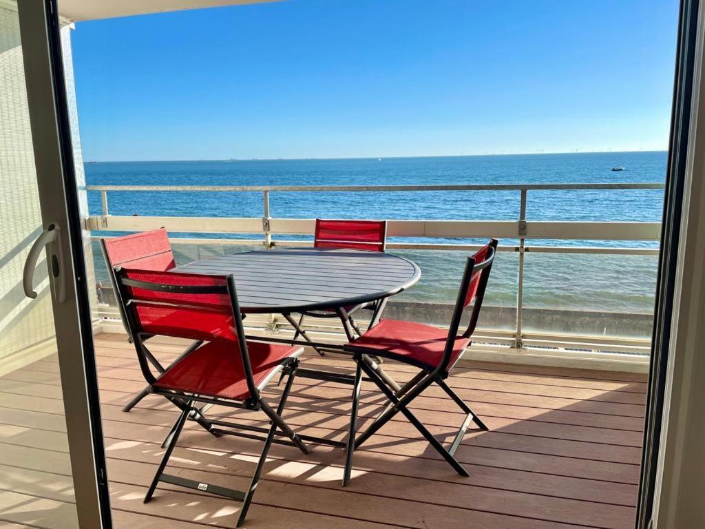Large Studio Direct Access To The Beach Порнише Экстерьер фото